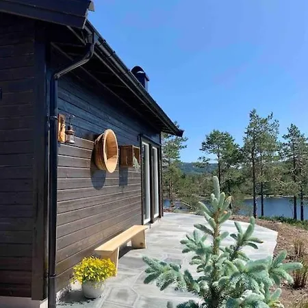 Cosy Between And Mountain