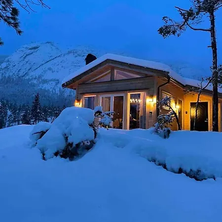 شاليه Cosy Between And Mountain Treungen
