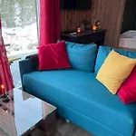 Cosy Between And Mountain 木屋